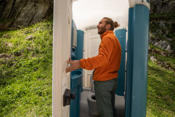 Best Portable toilet rental cost  in Lakewood Clu, MI